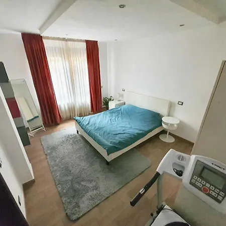 Zoom Apartment *